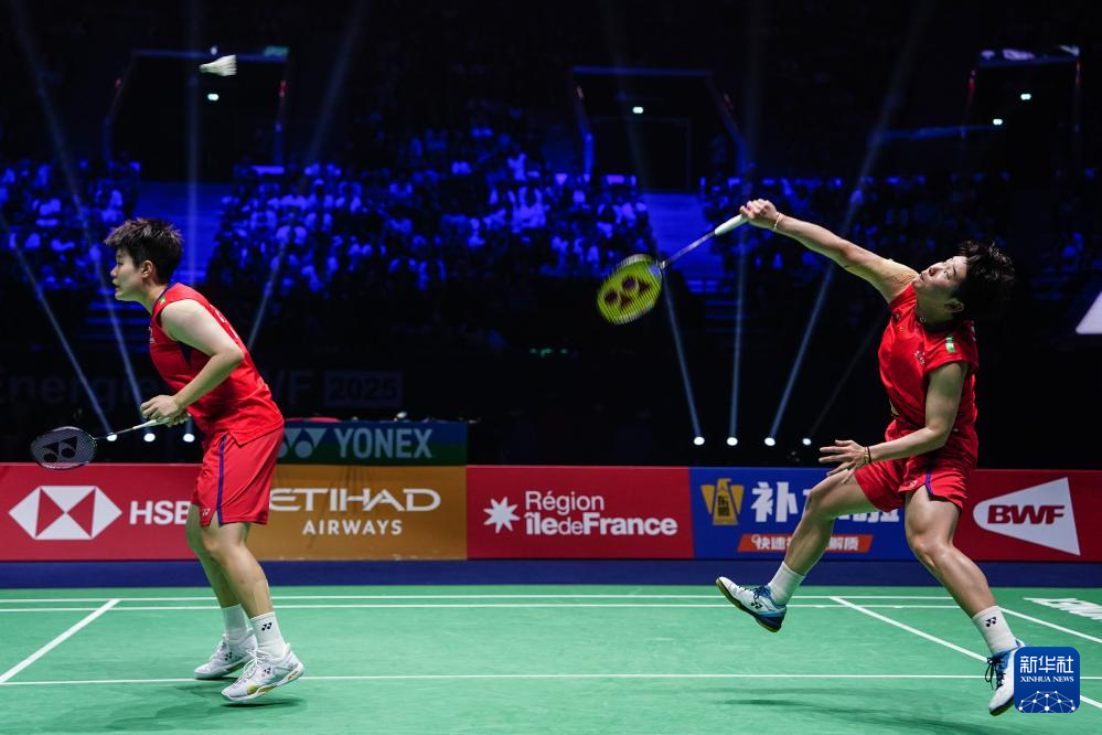 背后是对职 背后是对职